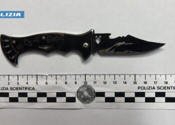 Aeroporto di Comiso, denunciato perché in possesso di un’arma da taglio non autorizzata