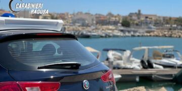 Scoglitti, fugge con lo scooter e poi a piedi: preso tunisino