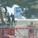 Vittoria, i vigili del fuoco salvano un gattino in cima a un albero
