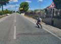 Vittoria, cerca di colpire le auto in transito. Fermato extracomunitario