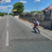 Vittoria, cerca di colpire le auto in transito. Fermato extracomunitario