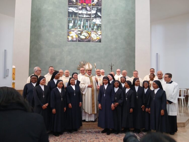 Professione religiosa perpetua per undici suore, il rito questa mattina nella chiesa del Sacro Cuore a Ragusa