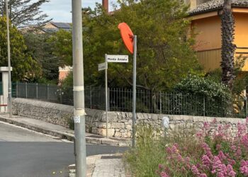 Marciapiede pericoloso in via della Costituzione a Ragusa, il consigliere Zagami presenta una mozione e sollecita interventi di ripristino