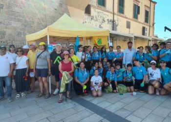 Marina di Ragusa, volontari in azione per ripulire il litorale dalla plastica. E non solo