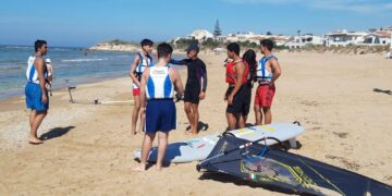Santa Croce, conclusi i corsi di vela e windsurf al Cvk