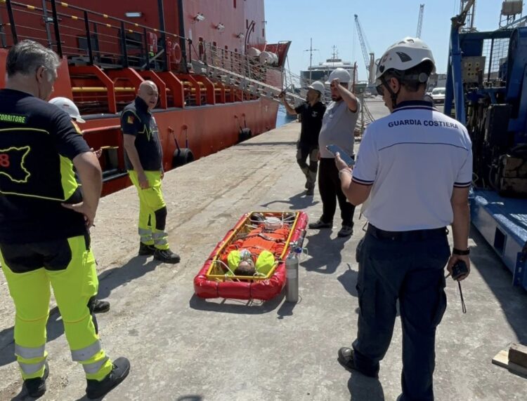 Porto di Pozzallo, incendio a bordo di una nave…ma è solo un’esercitazione