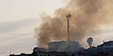 Paura a Pozzallo, incendio costringe l’evacuazione di alcune strutture ricettive