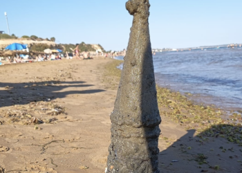 Pozzallo, bomba della Seconda guerra mondiale riaffiora in spiaggia: scatta l’allarme