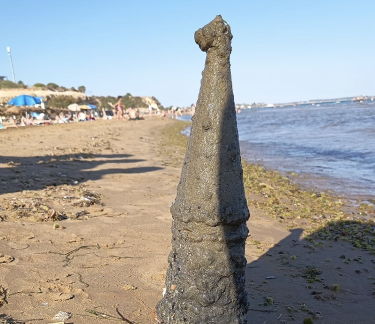 Pozzallo, bomba della Seconda guerra mondiale riaffiora in spiaggia: scatta l’allarme