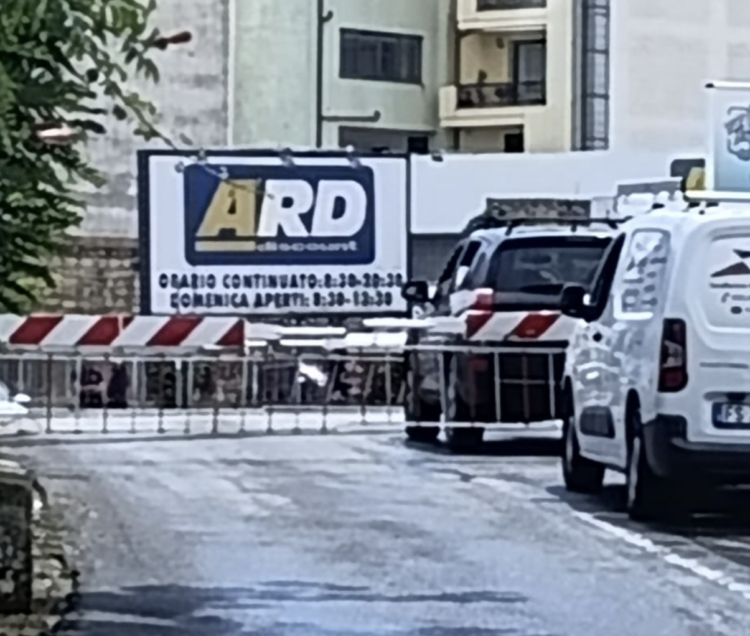 Vittoria, passaggio a livello di nuovo bloccato a Vittoria