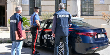 Ragusa, deteneva droga in una struttura ricettiva: 22enne ai domiciliari