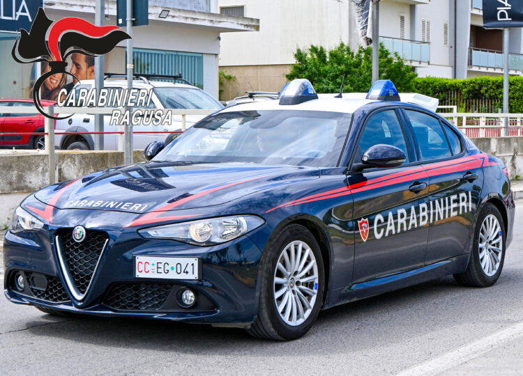 Vittoria, tentano un furto e vengono bloccati in flagranza