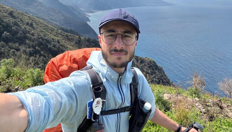 Scicli, il camminatore Antonio Giannone ha già raggiunto la Francia
