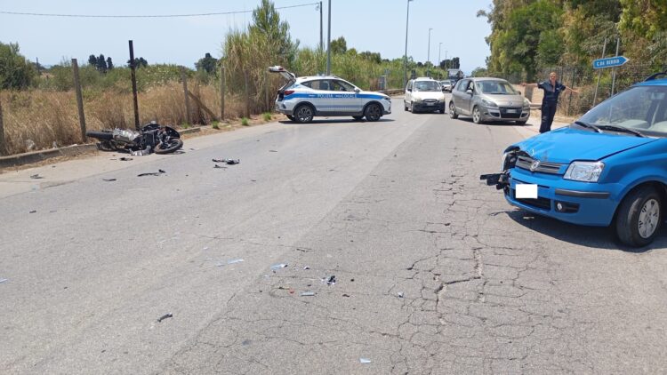 Scoglitti, scontro auto-moto: ferito un centauro