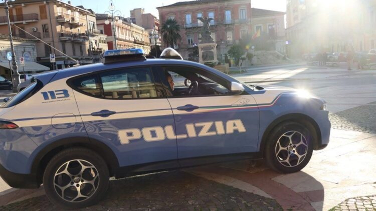 Vittoria, aveva con sé un coltello con una lama di 7 centimetri: denunciato 19enne