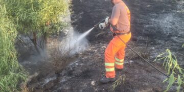 Incendio a Dicchiara nel Chiaramontano, provvidenziale l’intervento della protezione civile