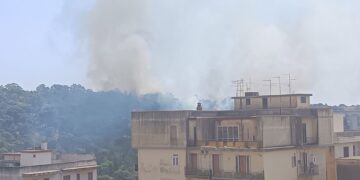 Modica torna a bruciare, rogo alla Caitina