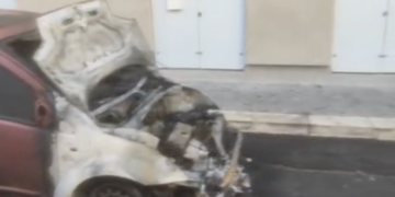 Vittoria, auto in fiamme tra via Gaeta e via Vicenza