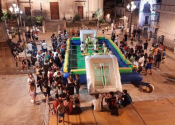 Il calcio balilla umano a Giarratana nei giorni della patrona
