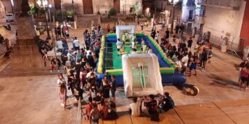 Il calcio balilla umano a Giarratana nei giorni della patrona