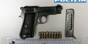 Comiso, addosso un’arma clandestina e munizioni alterate