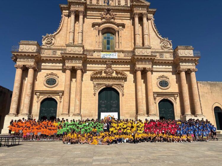 Ispica, grande festa in piazza Ss. Annunziata per il momento conclusivo del Grest