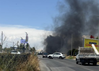 Furgone in fiamme all’ingresso di Marina di Ragusa