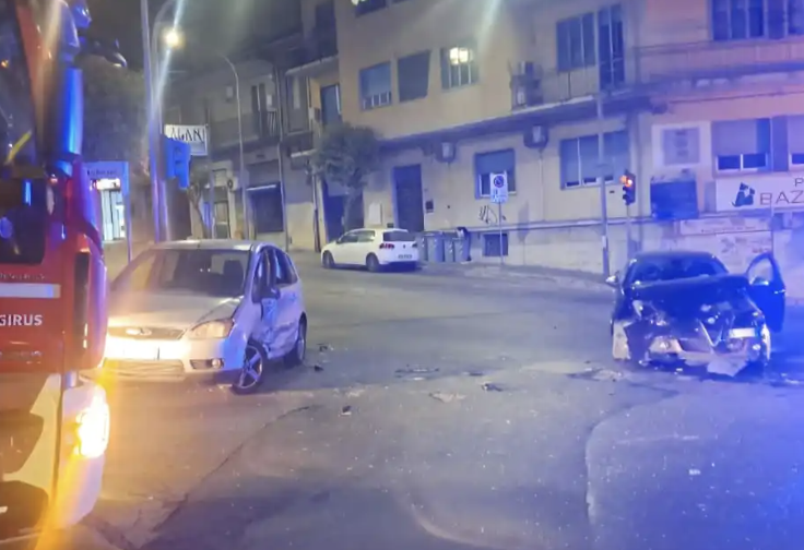 Ragusa, scontro nella notte in via Archimede: quattro feriti