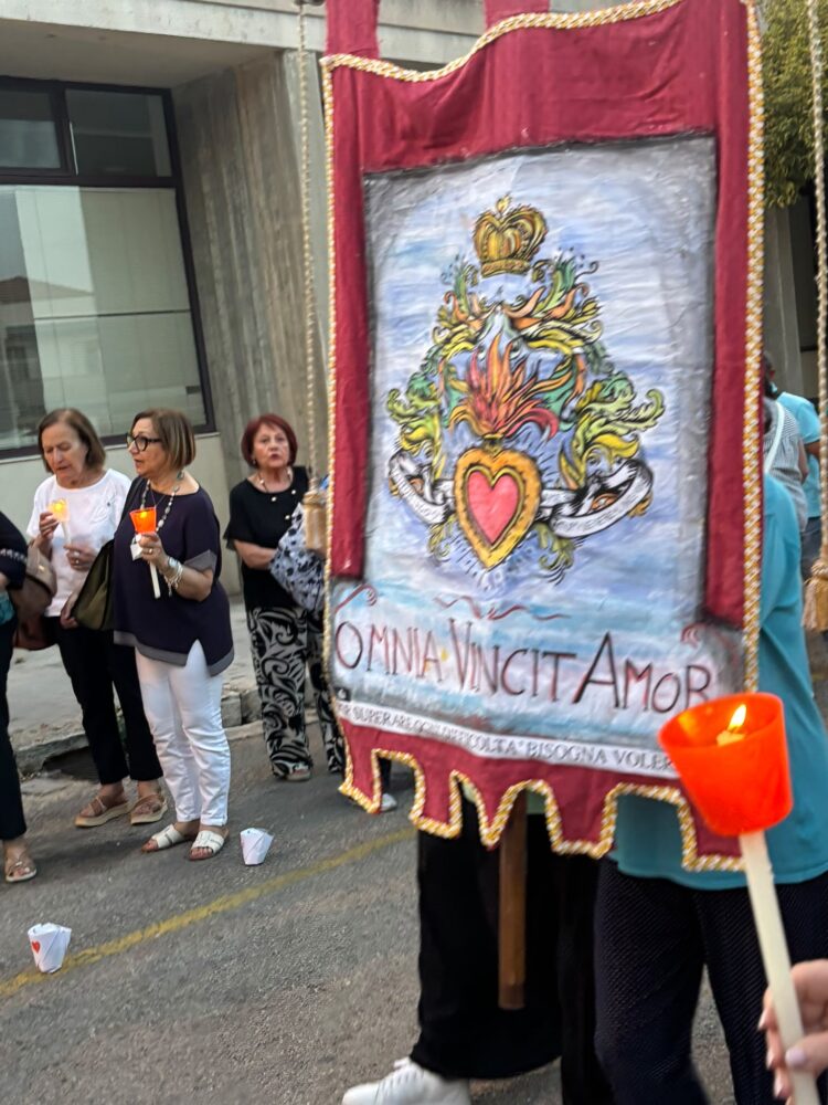 Tra fede, comunità e inclusione: la processione in onore di San Paolo apostolo passa dal centro diurno Anffas