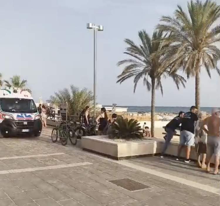 Marina di Ragusa, numerosi i salvataggi in mare effettuati oggi pomeriggio