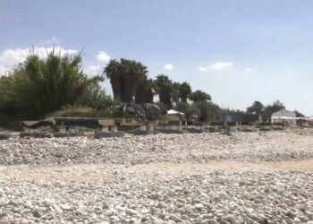 Nuovo chalet a Playa Grande, residenti e villeggianti esasperati: “Chiediamo verifiche”