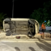 Incidente a Sampieri, auto senza controllo sbatte contro un muro di recinzione