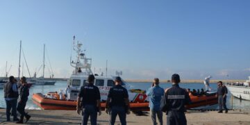 Sbarco di 46 migranti, fermati tre presunti scafisti egiziani