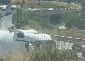 Modica stretta nella morsa del traffico