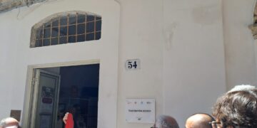Ragusa, inaugurato il “guardaroba sociale” per restituire dignità a 120 famiglie fragili ogni mese