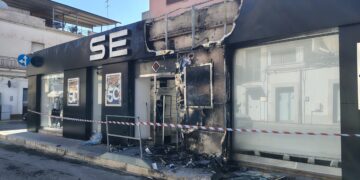 Vittoria, distrutto dalle fiamme il negozio Serpy: rogo doloso?