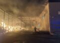 Incendio nella notte a Santa Croce Camerina, violento incendio divampa alla Repack
