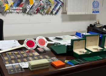 Porto di Pozzallo: sequestrati lingotti d’oro, gioielli e orologi
