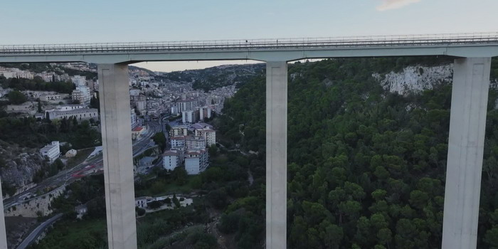 Modica e gli automobilisti furbetti sul ponte Guerrieri: l’ultima volta si è quasi arrivati alle mani