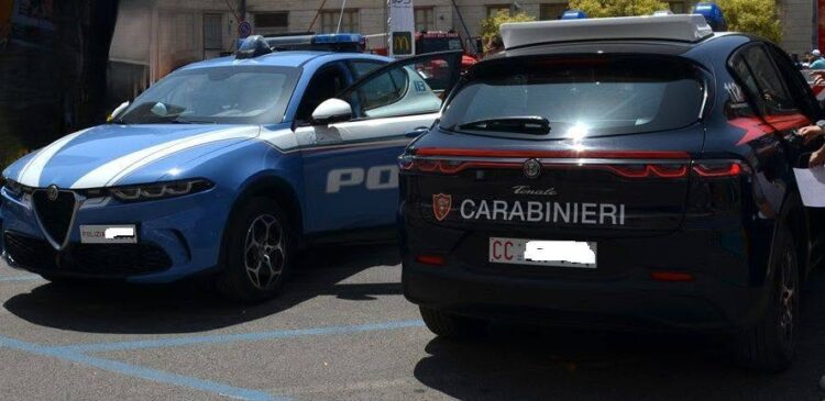 Vittoria, aggrediscono e rapinano un 22enne: arrestati quattro pregiudicati