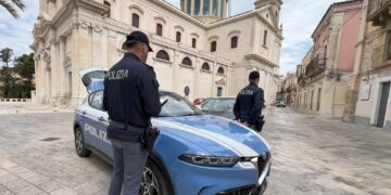 Comiso: arrestato un 29enne per evasione, violenza privata e porto abusivo d’armi