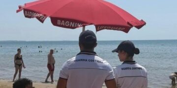 Occupazione abusiva di spiaggia libera, sequestrate 21 attrezzature a Pozzallo