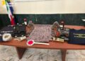 Viaggiava con 12,8 chili di hashish e armi: arrestato un comisano