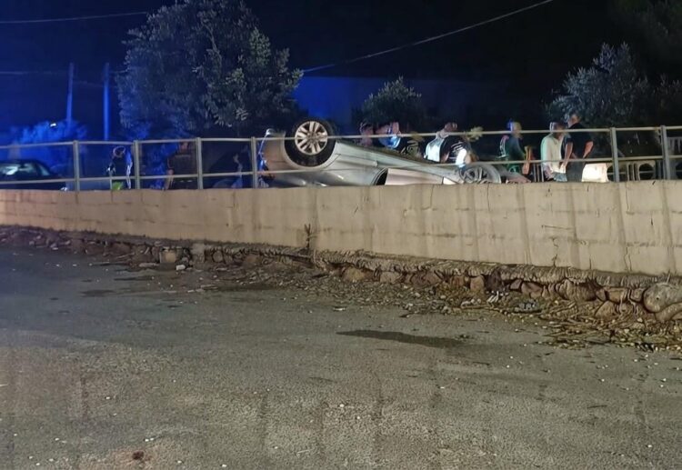 Marina di Ragusa, auto si ribalta nella notte: ci sono feriti