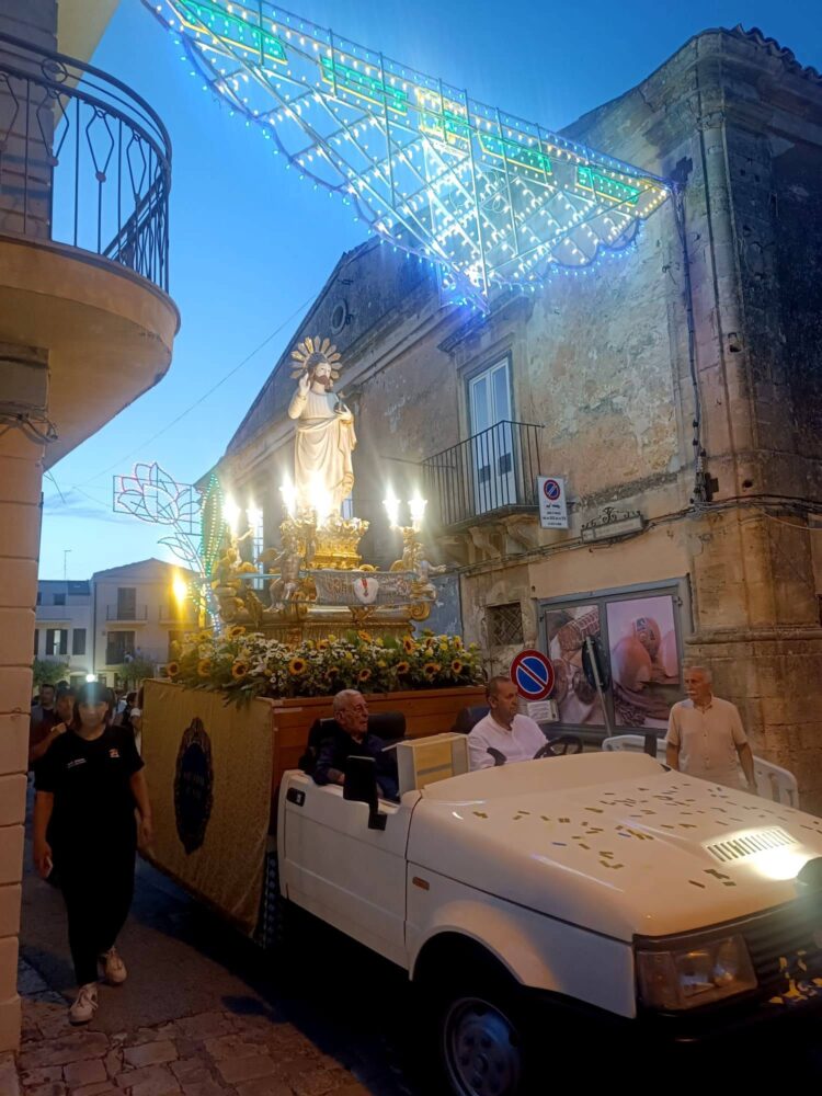 Santissimo Salvatore a Chiaramonte, ieri sera la processione con il simulacro