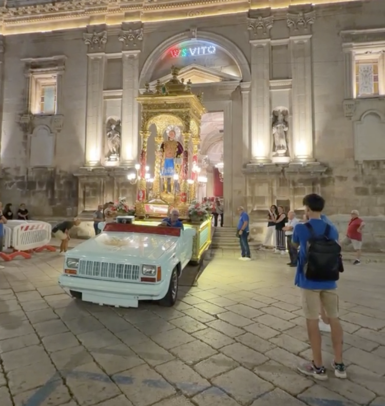 San Vito a Chiaramonte, il simulacro del patrono traslato in chiesa Madre