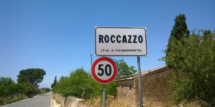Roccazzo, malore per un cittadino tunisino che cade dal trattore e muore