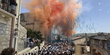 Spettacolare “Sciuta” per la Madonna della neve oggi a Giarratana
