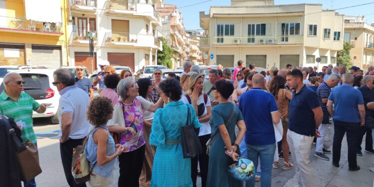 Sciopero dei medici di famiglia, numerose presenze al sit in