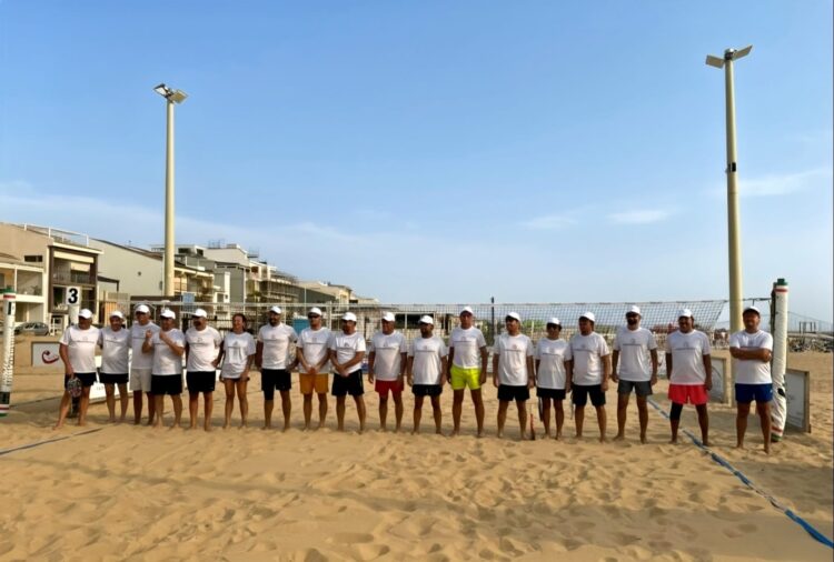 Beach tennis solo per commercialisti a Scoglitti, riuscita la seconda edizione del torneo